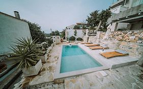 Antonia'S Stonebuilt Mansion With A Private Pool
